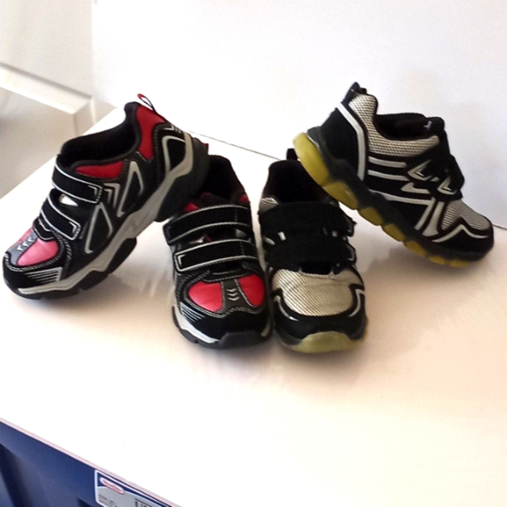 Boys Tennis Shoe Bundle - Size (3) - Black/Red/Gray